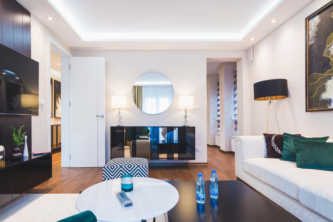 Majestic Apartment 雅戈丁那 外观 照片