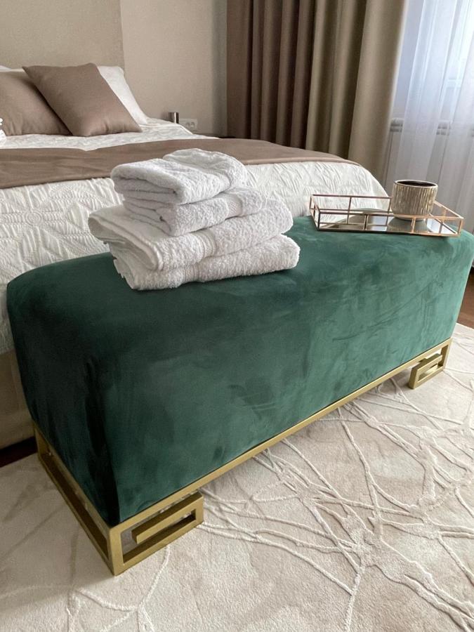 Majestic Apartment 雅戈丁那 外观 照片